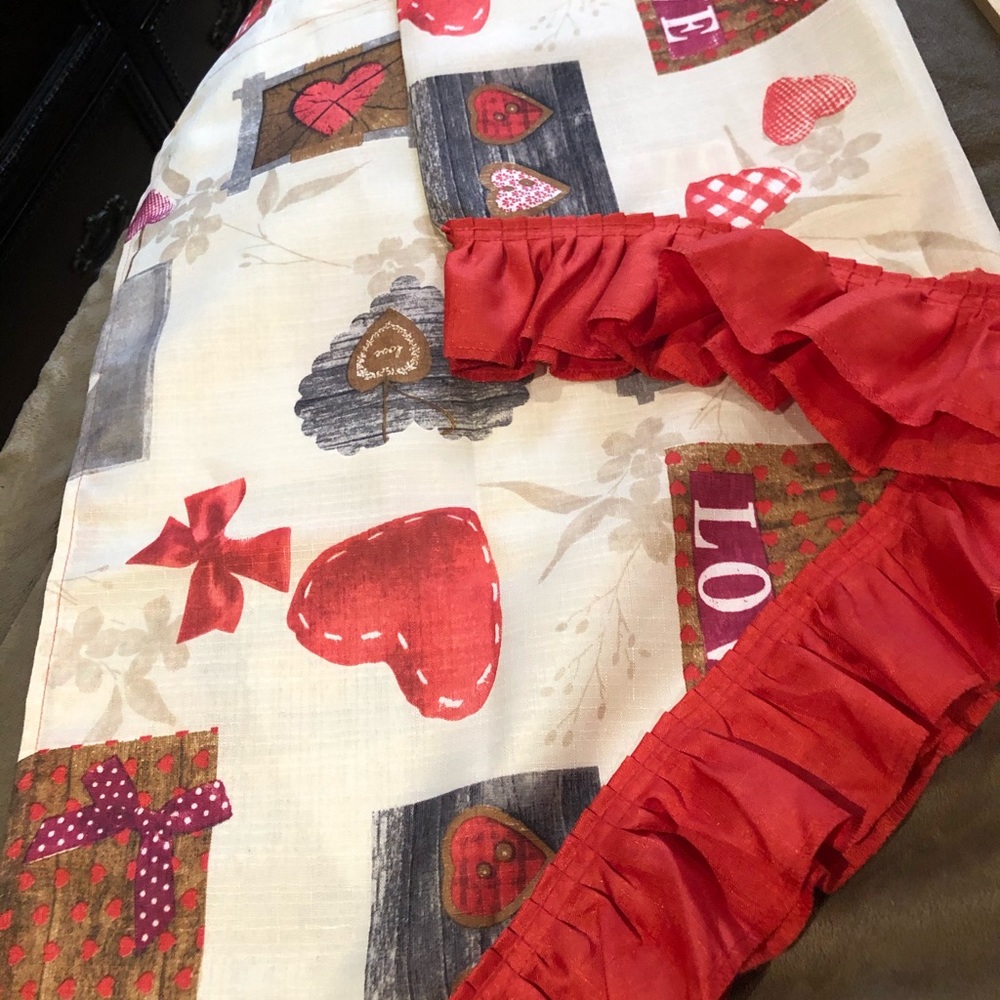 Valentine’s Day Curtain set 3 pc